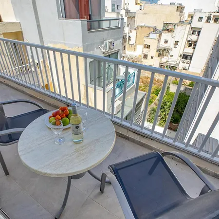 شقة 2br - Floor Views Gzira